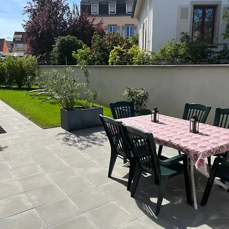De Prestige Au Centre Climatise Avec Jardin Prive Lägenhet Colmar