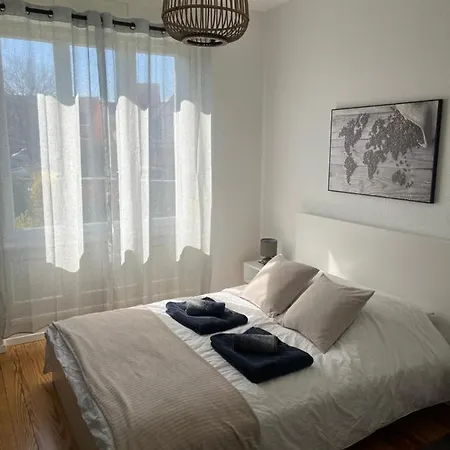 Lägenhet De Prestige Au Centre Climatise Avec Jardin Prive *
