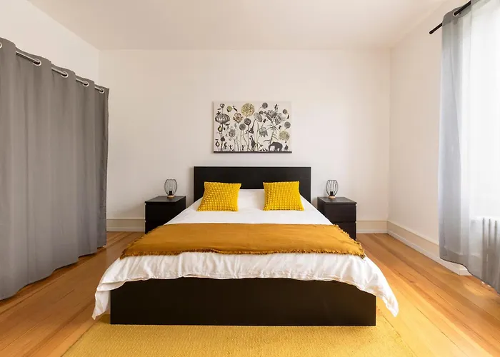 De Prestige Au Centre Climatise Avec Jardin Prive